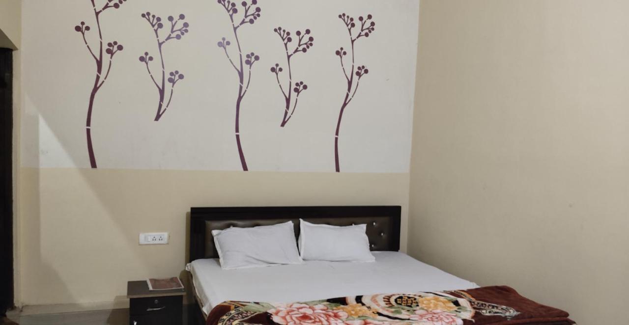 Hotel International & Restaurant Amethi Экстерьер фото