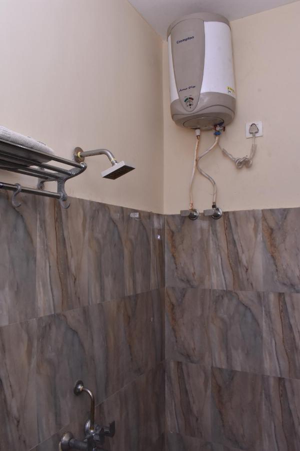 Hotel International & Restaurant Amethi Экстерьер фото